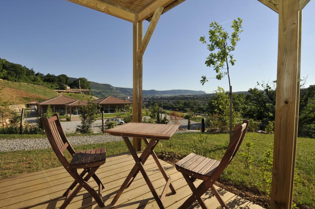 Domaine Saint Esteve Мийо Стая снимка
