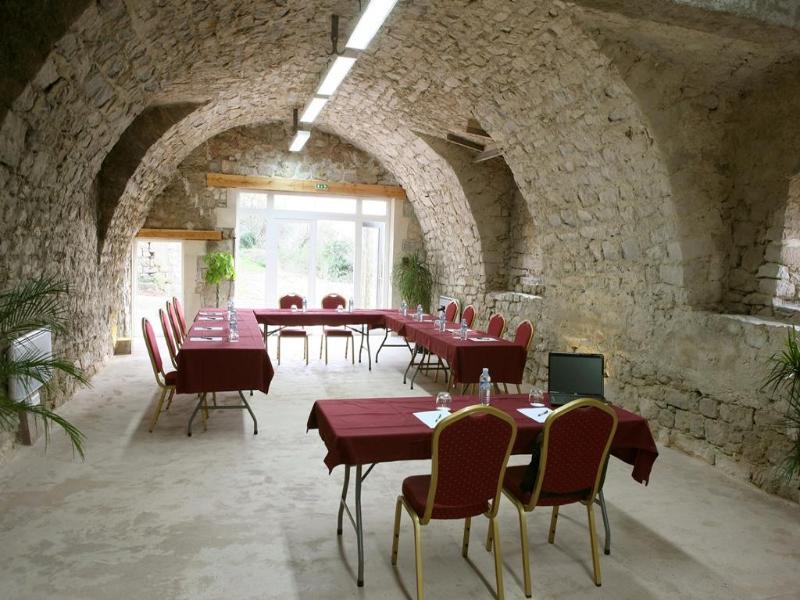 Domaine Saint Esteve Мийо Екстериор снимка